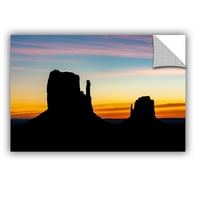 Izlazak sunca nad Monument Valley Mittens
